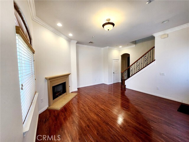 Building Photo - 1016 W Huntington Dr