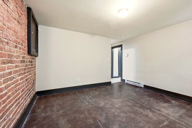 Building Photo - $4,720.95 with $300 off the first month's rent, 5 Beds - 5 Bath, Single Family Home in Denver wit...