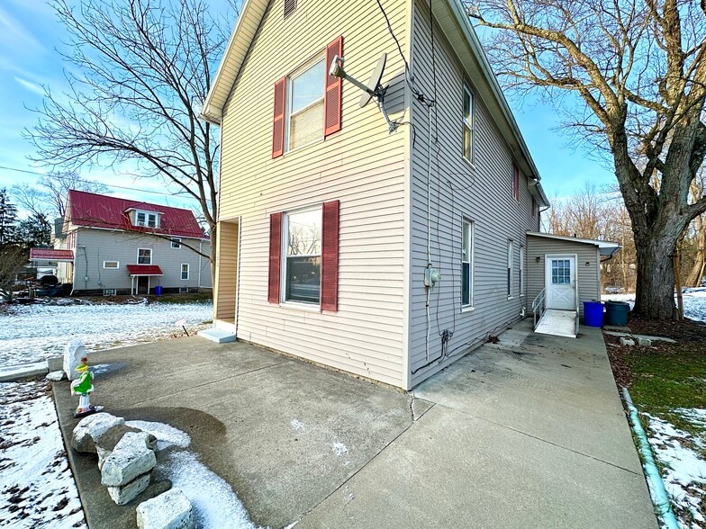 Building Photo - 923 Franklin Ave