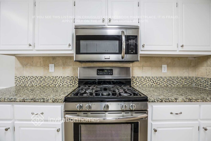 Building Photo - 729 Country Lake Ct