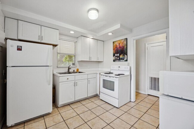 Building Photo - 1338 Wolfe St