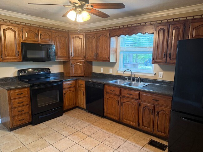 Building Photo - 4134 E Freedom Cir
