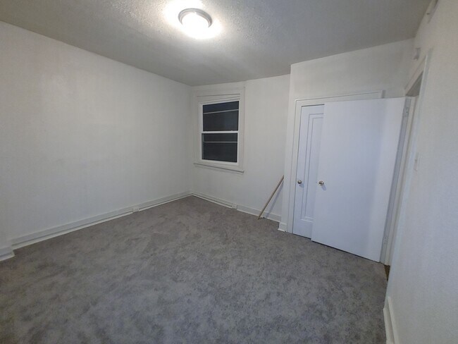 Building Photo - 1020 Penn Ave