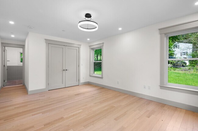 Building Photo - Modern Farmhouse 3 Bedroom 3.5 Barhroom