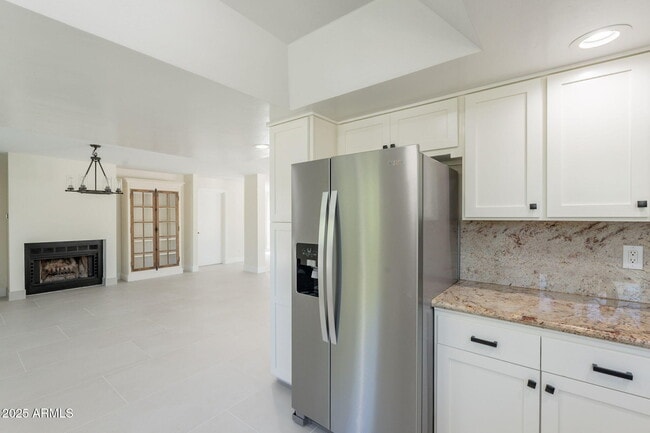 Building Photo - 8338 E San Rafael Dr