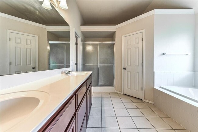 Building Photo - Great Location with Storm Shelter in Brist...