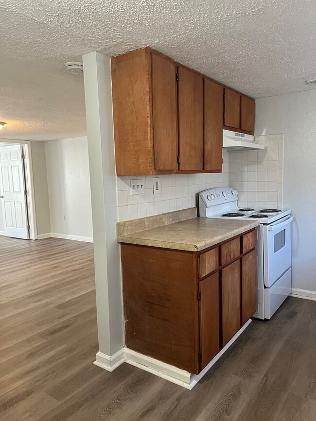 Building Photo - 489 W Outer Dr