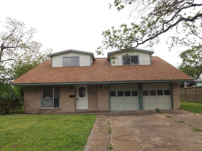 Primary Photo - 501 S Holmes St