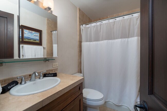 Building Photo - 1024 E Hopkins Ave