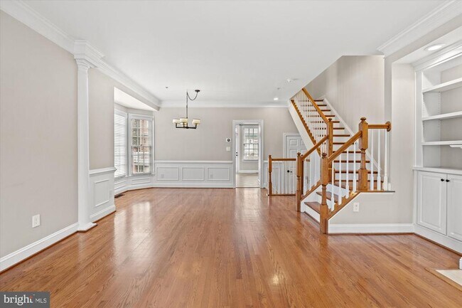 Building Photo - 306 S Fayette St