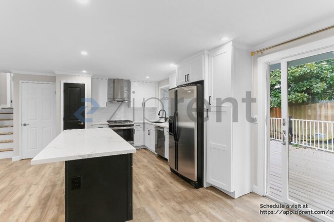 Building Photo - 12953 SE 157th Pl