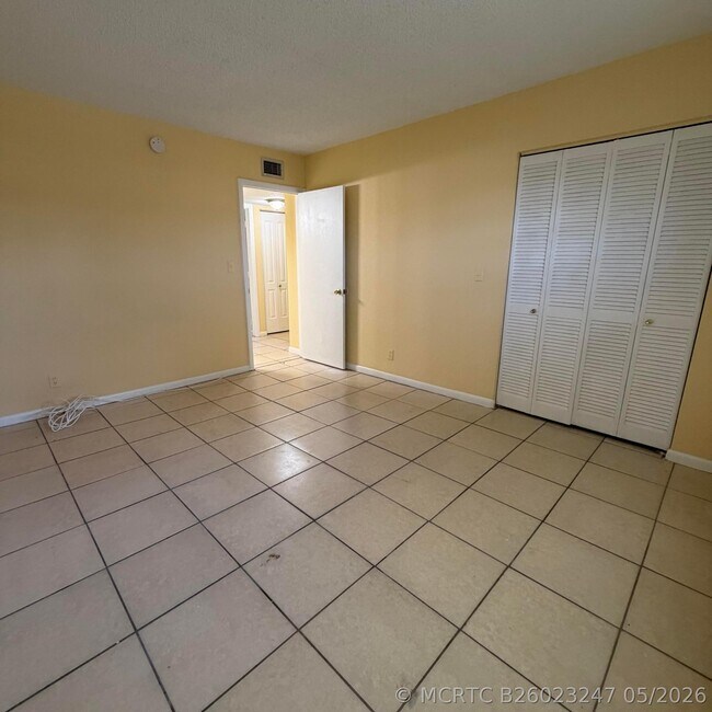 Building Photo - 4700 NW 9th Ct