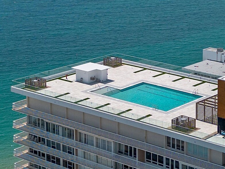 Building Photo - 4020 Galt Ocean Dr