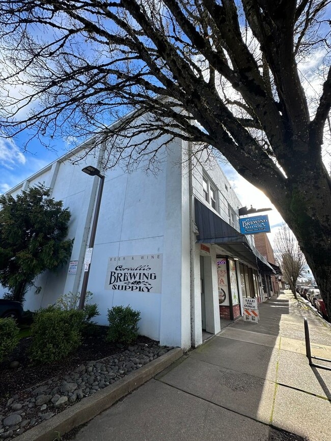 Building Photo - Charmholm