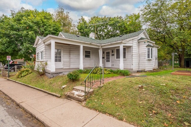 Building Photo - Stunning 2 bedroom home in Whitaker available January 15!