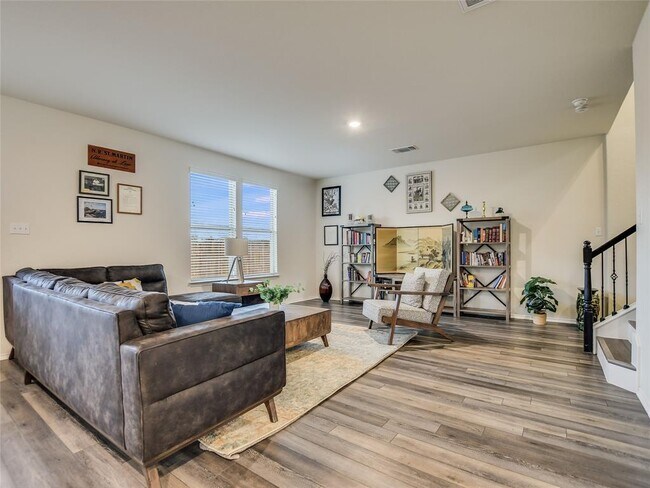 Building Photo - 441 Bella Luna Way