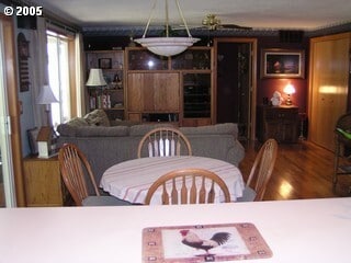 Building Photo - 4 bed, 3 bath in desirable McMinnville Nei...