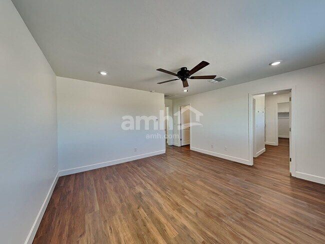Building Photo - 9742 N Camino Benicardo
