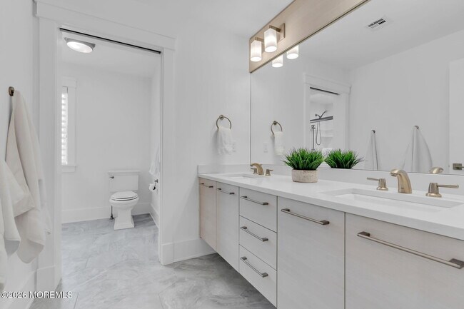 Building Photo - 218 Worthington Ave