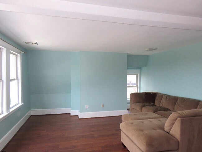Building Photo - 4712 Ventnor Ave