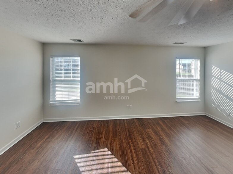 Building Photo - 334 Stewart Springs Dr