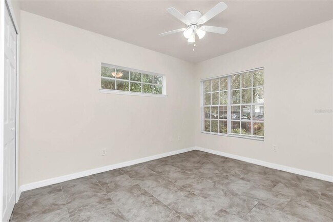 Building Photo - 4328 S Kirkman Rd