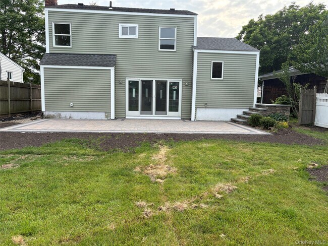 Building Photo - 675 Deer Park Ave