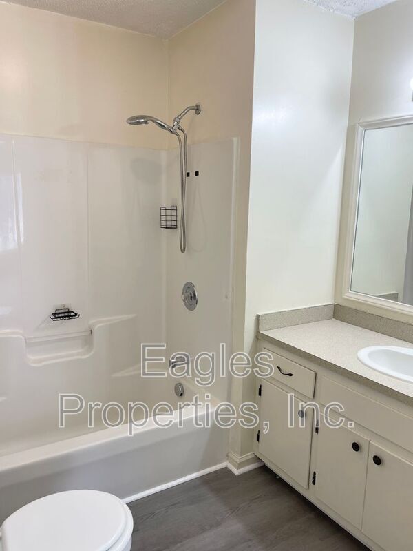 Building Photo - 1209 N John St