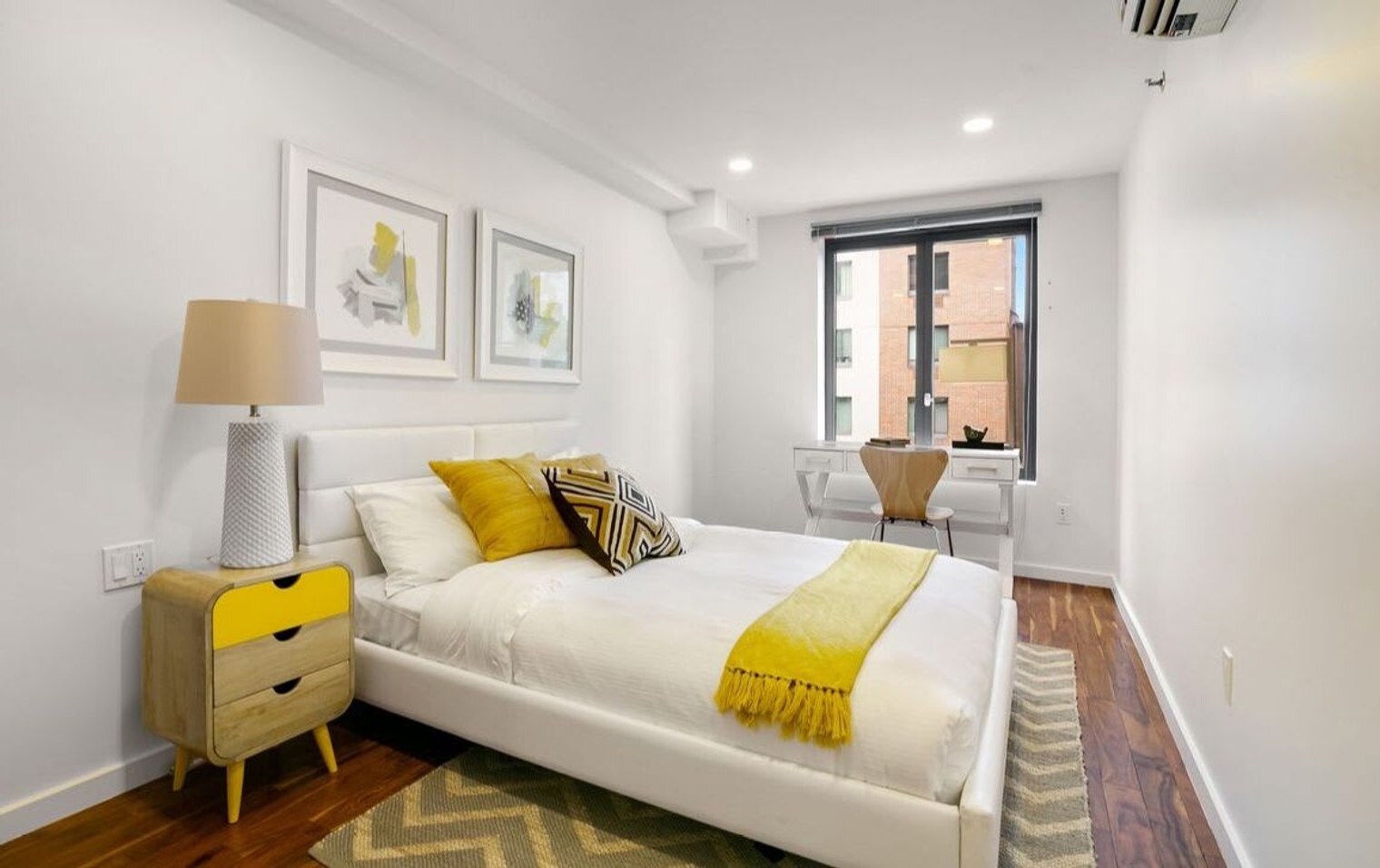 Building Photo - 77 E 110th St