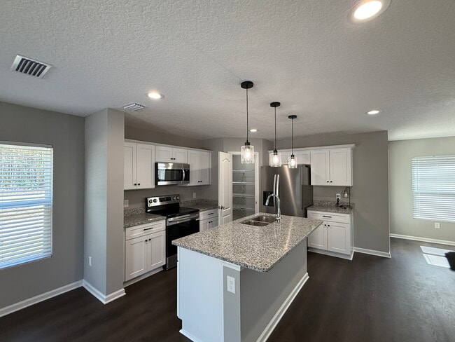 Building Photo - 117 Bass Ln