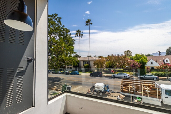 Building Photo - 4299 Tujunga Ave