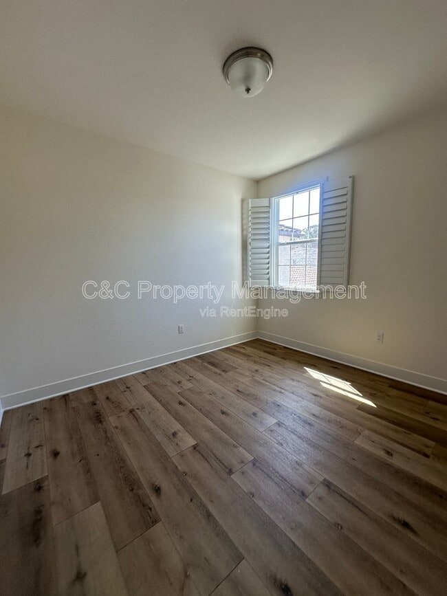 Building Photo - 15042 Breckinridge Ave