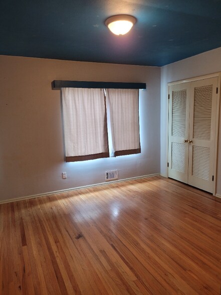 Building Photo - 2804 Halverson Ave