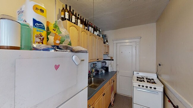Building Photo - 1 Bed-Available Now