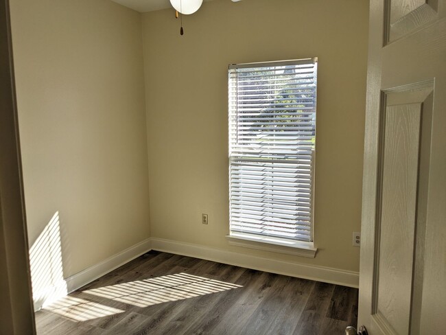 Building Photo - 3BD 2BA House for rent in Bluebonnet Subdi...