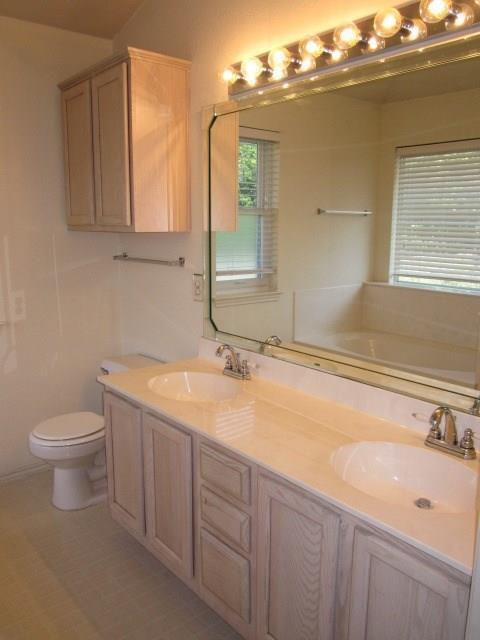 Building Photo - 1508 Highland Dr