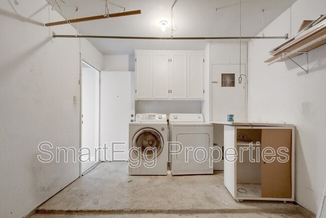 Building Photo - 5905 Little Creek Trail