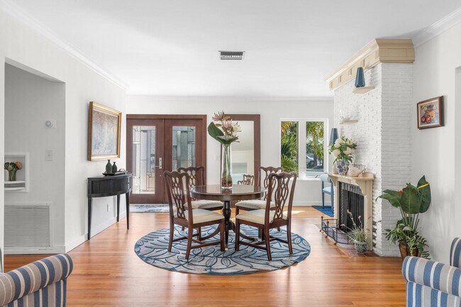 Building Photo - 2317 NE 12th St