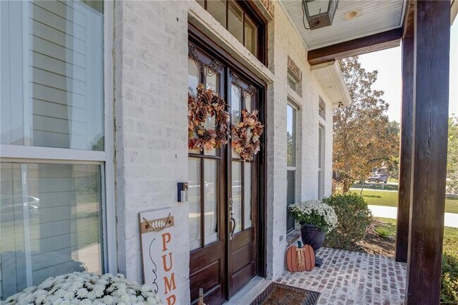 Building Photo - 306 Palermo Dr