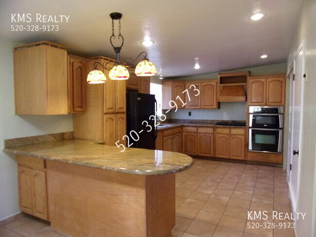 Building Photo - 5625 S Irving Dr