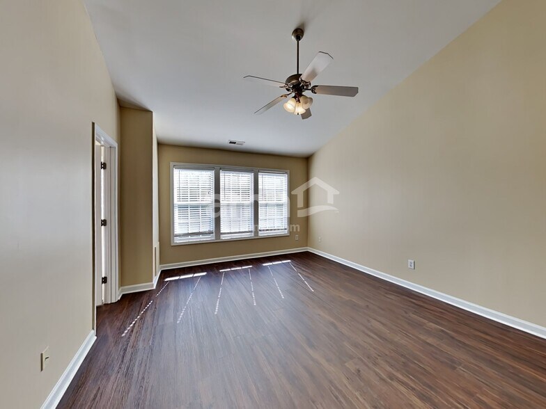 Building Photo - 129 Longbay St