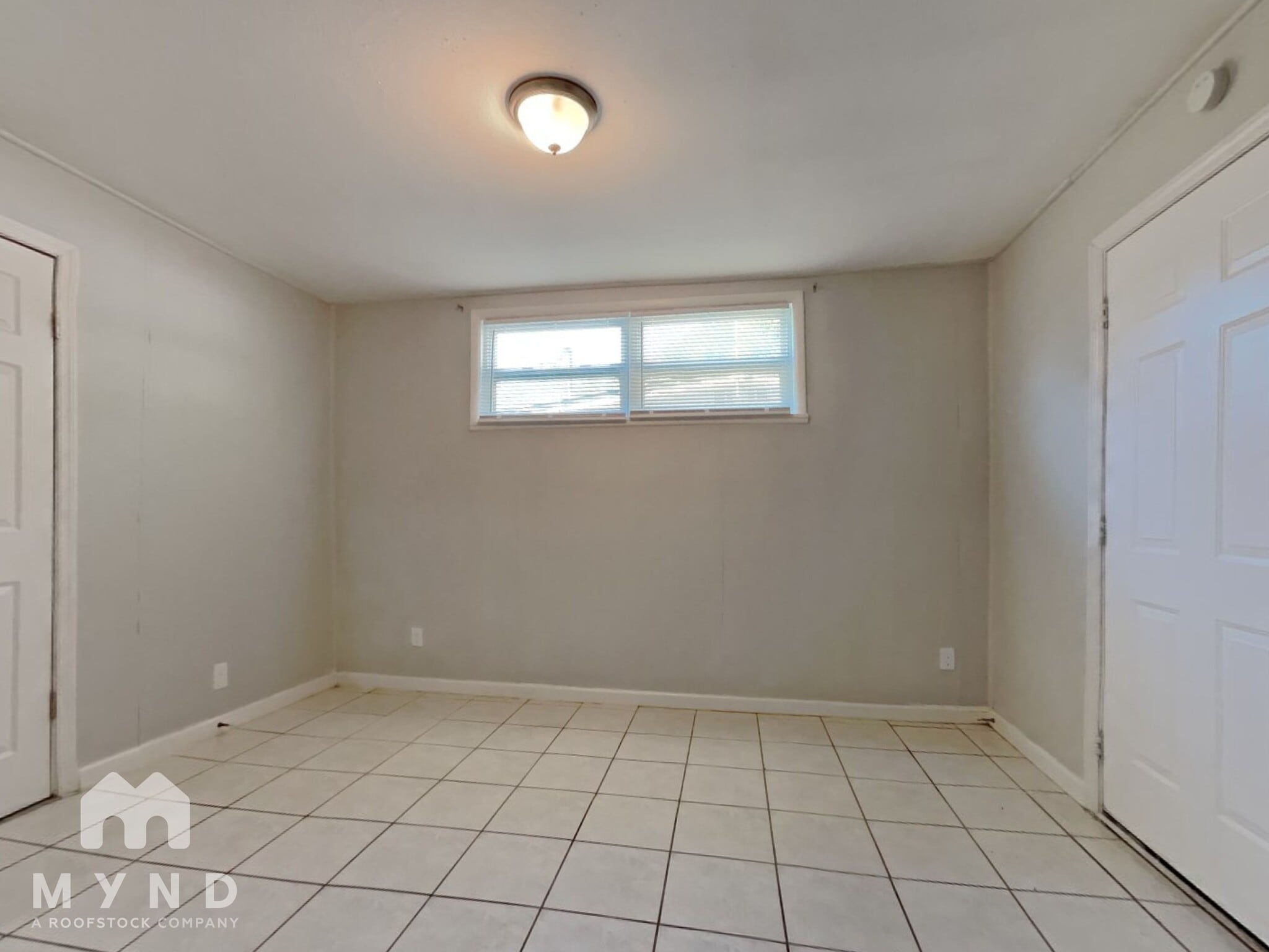 Building Photo - 1033 Busac Ave