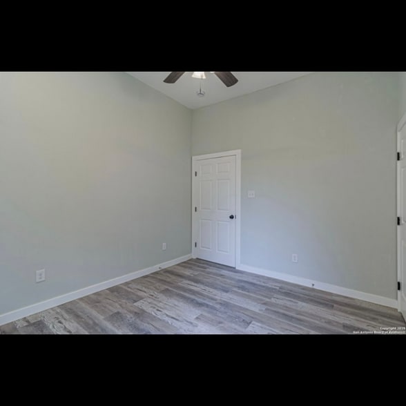 Building Photo - 210 N San Jacinto St