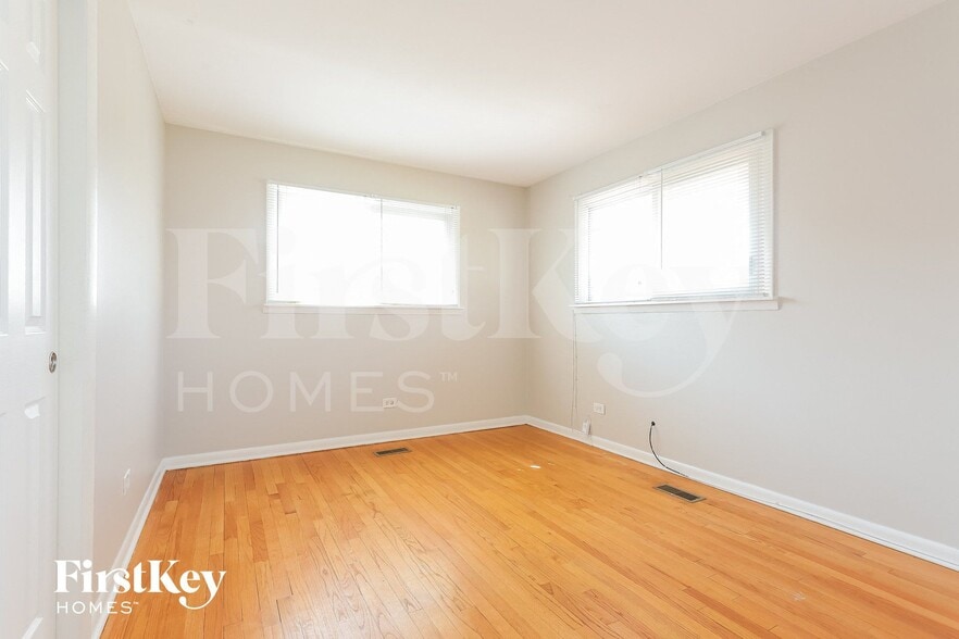 Building Photo - 4302 Applewood Ln