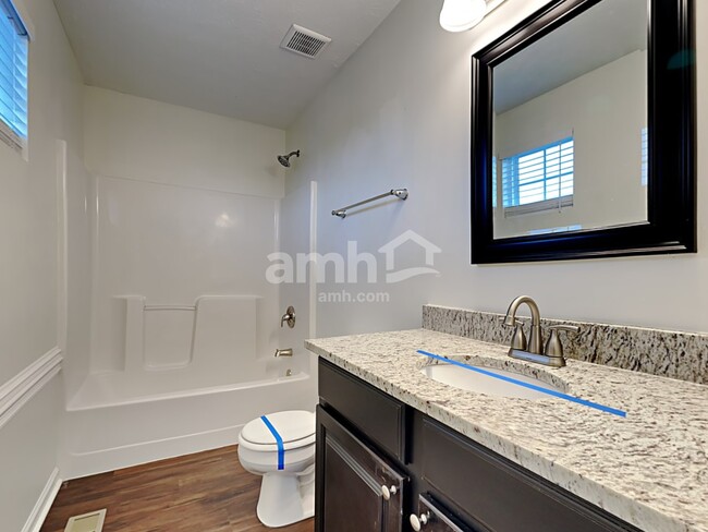 Building Photo - 156 Haverstraw Pl