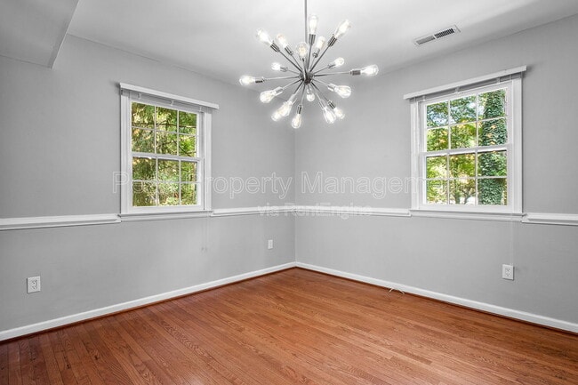 Building Photo - 2353 Shoreham Dr