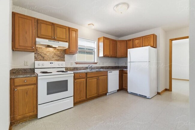 Building Photo - 2220 N Malcolm St