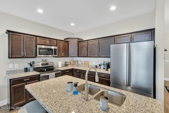 Building Photo - 361 S Stingray Ln