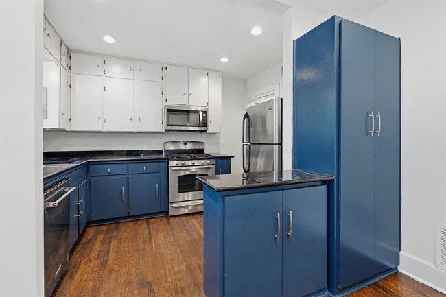 Building Photo - 804 Rutherford Pl