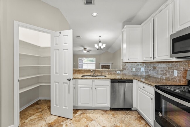 Building Photo - 1718 Charlton Oaks Ct